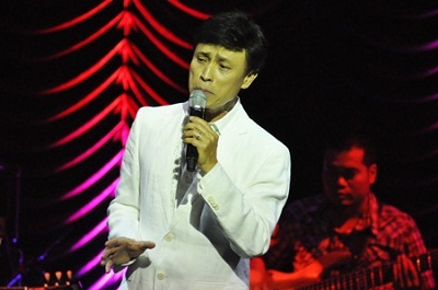 Nhạc sĩ Phạm Duy làm MC cho liveshow Tuấn Ngọc - 1 Nhạc sĩ Phạm Duy làm MC cho liveshow Tuấn Ngọc - 1