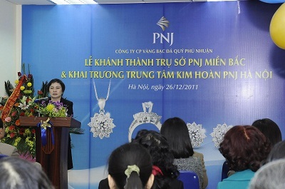 PNJ ưu đãi lớn mừng khai trương trung tâm kim hoàn Hà Nội - 4 PNJ ưu đãi lớn mừng khai trương trung tâm kim hoàn Hà Nội - 4