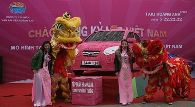 Taxi Hoàng Anh đạt chứng nhận Kỷ lục Việt Nam. - 3 Taxi Hoàng Anh đạt chứng nhận Kỷ lục Việt Nam. - 3