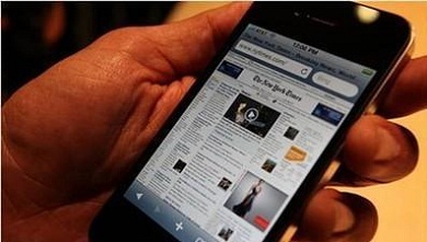 Sang trọng và sành điệu với điện thoại V6 - 3