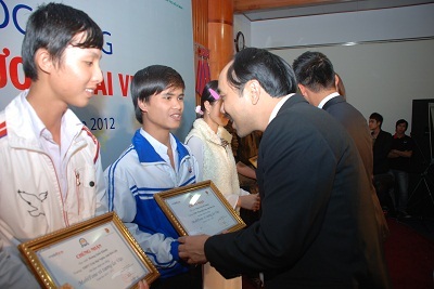 Đồng hành cùng thế hệ trẻ tài năng  - 2