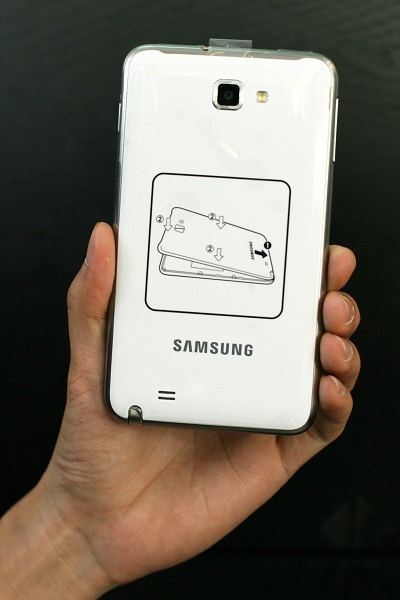 Galaxy Note trắng khuấy động mùa mua sắm cuối năm - 2