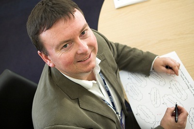 Học bổng A-level của trường cao đẳng John Leggott  - 1