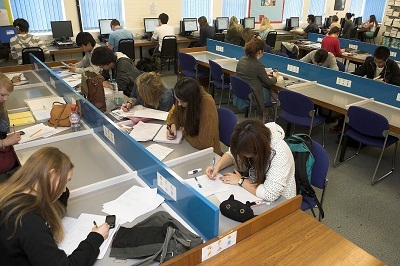 Học bổng A-level của trường cao đẳng John Leggott  - 2