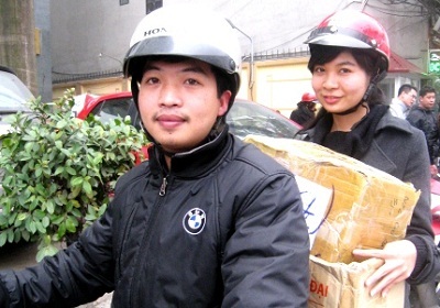 Cô sinh viên “mê” làm từ thiện - 2