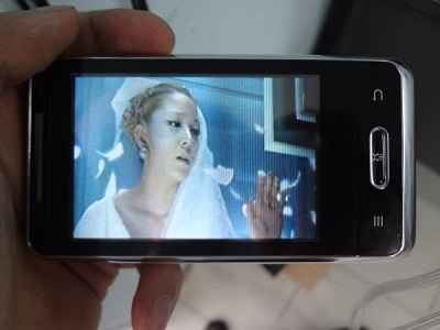 Bộ đôi điện thoại 3D không kính của Mobiistar 