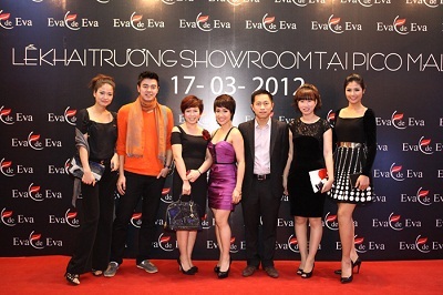 Uyên Linh hát mừng Showroom mới của Eva de Eva tại TTTM Picomall