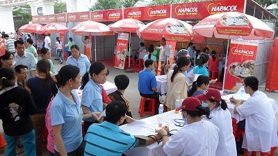 Tài trợ 2 tỷ đồng chăm sóc sức khỏe công nhân