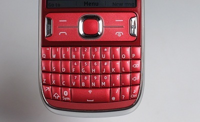 Nokia Asha 302: tính năng chuyên nghiệp, giá hấp dẫn - 2 Nokia Asha 302: tính năng chuyên nghiệp, giá hấp dẫn