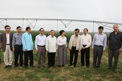 Đoàn lãnh đạo cấp cao nước CHDCND Lào thăm và làm việc tại trang trại TH