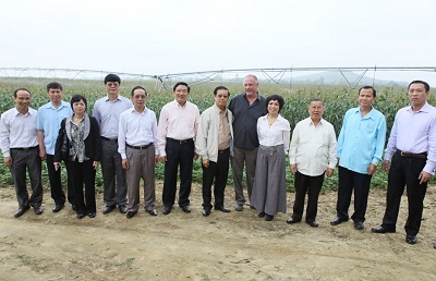 Đoàn lãnh đạo cấp cao nước CHDCND Lào thăm và làm việc tại trang trại TH
