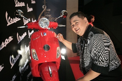 Sao tưng bừng tiệc tùng