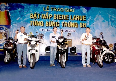 Biere Larue trao giải lần 1 cho các khách hàng may mắn - 1 Biere Larue trao giải lần 1 cho các khách hàng may mắn