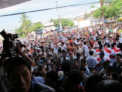 Chen chúc mua sắm tại Nguyễn Kim