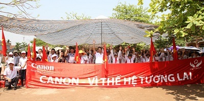 Canon khởi động dự án “Vì thế hệ tương lai” năm 2012 tại Hưng Yên - 6 Canon khởi động dự án “Vì thế hệ tương lai” năm 2012 tại Hưng Yên