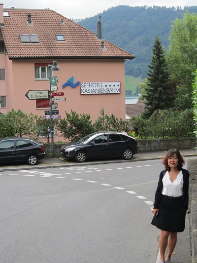 Đường dốc rẽ trái lên trường IMI