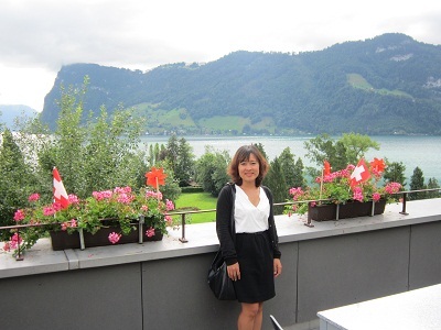 Chụp tại sảnh trường IMI