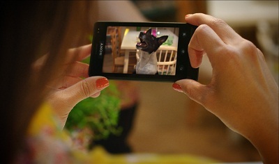 Bộ đôi smartphone Sony Xperia Go, Neo L vừa bán tại Việt Nam - 4 Công nghệ “wet finger tracking” giúp người dung thao tác dễ dàng ngay cả khi tay và màn hình bị ướt