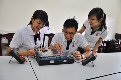 Sinh viên ngành Mạng máy tính, ĐH Hoa Sen.