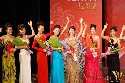 IVY Moda đồng hành cùng Hoa Hậu Việt Nam 2012 - 7 Các thí sinh trong trang phục IVY Moda đêm chung khảo