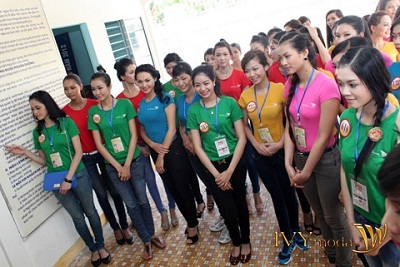 IVY Moda đồng hành cùng Hoa Hậu Việt Nam 2012 - 9 Các thí sinh HHVN đến thăm trung tâm phụng dưỡng người có công với Cách Mạng