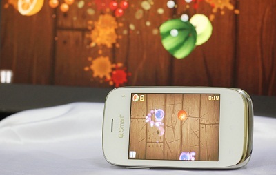 Q-Smart S1: Cơ hội nâng cấp feature phone bằng smartphone - 4 Game “Chém trái cây” trên Q-Smart S1