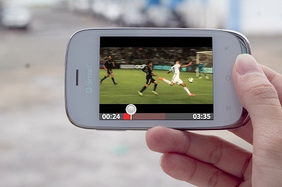 Smartphone Q-Smart S1 có gì hơn điện thoại tính năng? - 4 Xem clip Youtube trên Q-Smart S1