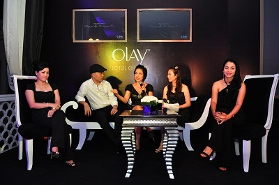 Giọng ca Hà Nội cùng bạn bè cũng ôn lại những kỷ niệm ngày xưa