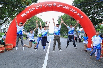 Chạy bộ từ thiện mang niềm vui cho trẻ em mồ côi - 2 Chạy bộ từ thiện mang niềm vui cho trẻ em mồ côi