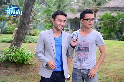 VJ Anh Vũ (trái) không gây ấn tượng với Dustin