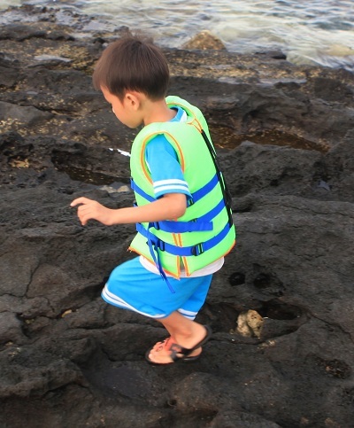 Giúp bé mau lành vết đứt tay kịp ngày đi học