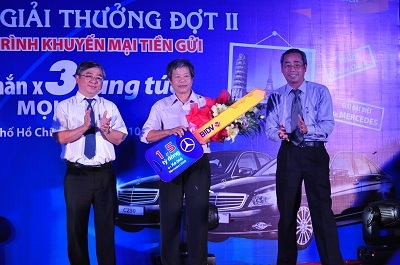 Xe Mercedes tiền tỷ cho khách hàng may mắn của BIDV