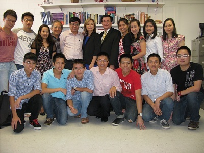 Lễ trao Bằng Công dân danh dự cho Đoàn Giáo dục Việt Nam tại thành phố Lake Charles, Louisiana, Mỹ