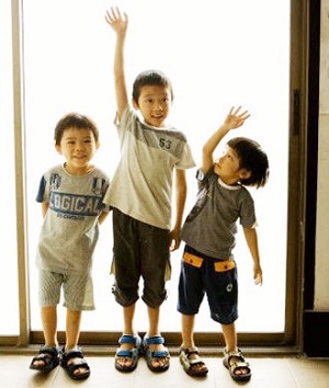 Lackid giúp bé phát triển vượt trội - 1 Sữa non chuẩn hóa giúp bé tăng trưởng