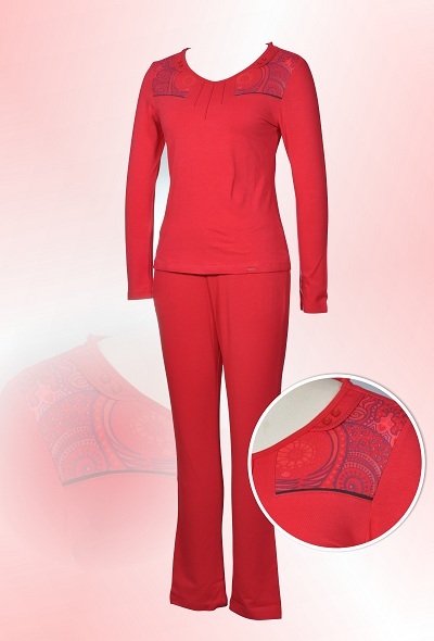 Winny giới thiệu bộ sưu tập “Tranh gốm dân gian” với nét văn hóa xưa cũ độc đáo - 1 Winny giới thiệu bộ sưu tập “Tranh gốm dân gian” với nét văn hóa xưa cũ độc đáo