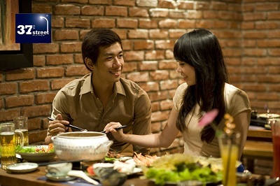 Phố ngon 37 - địa điểm lý tưởng thời bão giá - 4 Nộm ngó sen tôm thịt (85.000đ/đĩa) và lẩu riêu cua bắp bò (60.000đ/1 người)