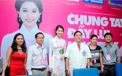 Hơn 300 phụ nữ được tầm soát ung thư vú miễn phí nhân ngày 20.10 - 1 Hơn 300 phụ nữ được tầm soát ung thư vú miễn phí nhân ngày 20.10