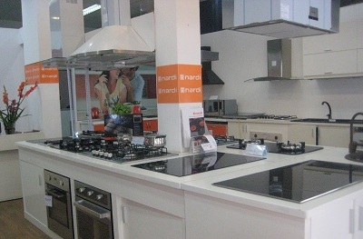 Phòng bếp ấm cúng và hiện đại trong khúc giao mùa