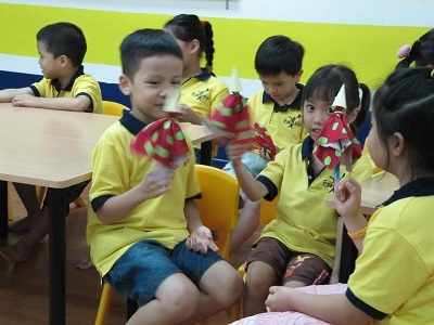 Học qua trải nghiệm và khám phá.