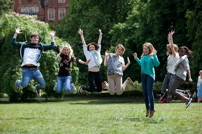 Thi học bổng trường Ashbourne College, Vương Quốc Anh