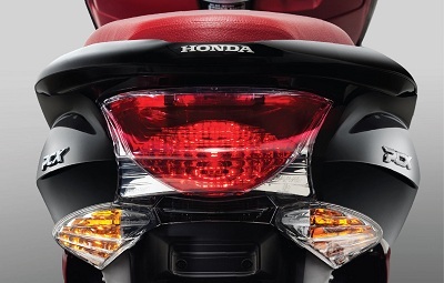 Tự tin thể hiện cá tính với Honda PCX mới - 6 Tự tin thể hiện cá tính với Honda PCX mới