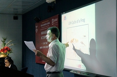 Hội thảo chuyên đề tại AMA: Bí quyết luyện thi IELTS, TOEFL iBT để đạt điểm tuyệt đối từng kỹ năng - 1 Phần thi Viết trong kỳ thi chứng chỉ quốc tế IELTS gồm 2 phần với thời lượng 60 phút bao gồm: