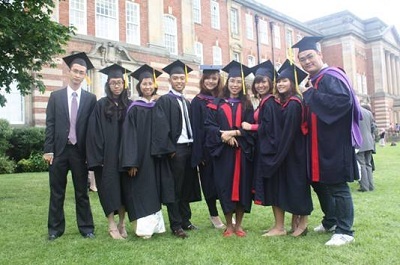 Học tại Việt Nam - Nhận bằng tại Anh