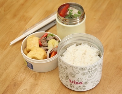 Đừng quên hộp đựng cơm