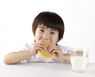 Bổ sung nguồn dinh dưỡng hợp lý để bé ăn ngon miệng hơn. (Hình minh họa)