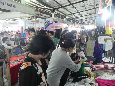 Hội chợ vàng khuyến mại 2012: Số lượng khách mua sắm đông kỷ lục nhất