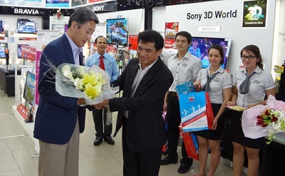 Tân CEO SONY toàn cầu đến thăm và làm việc tại Thiên Hòa - 3 Tân CEO SONY toàn cầu đến thăm và làm việc tại Thiên Hòa