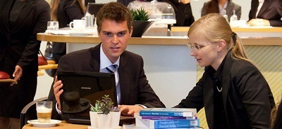 Cơ hội việc làm cho sinh viên Đại học César Ritz và Học viện HIM, Thụy Sĩ - 1 Cơ hội việc làm cho sinh viên Đại học César Ritz và Học viện HIM, Thụy Sĩ