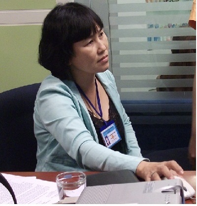 LipIce chúc mừng khách hàng trúng thưởng xe hơi - 2 Chị Vũ Thị Thanh Thúy – Phó phòng quản lý dược, Sở y tế Bình Dương