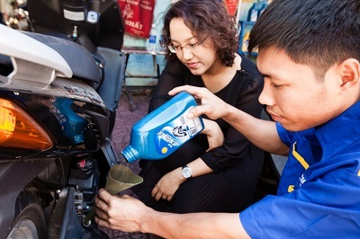 Dầu nhớt có tác dụng làm mát động cơ và giúp máy chạy êm